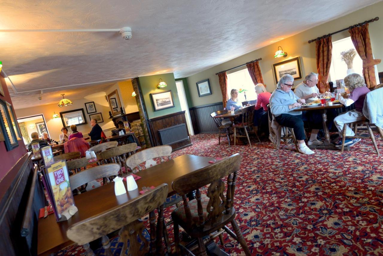 Savoy Country Inn St Clears Buitenkant foto