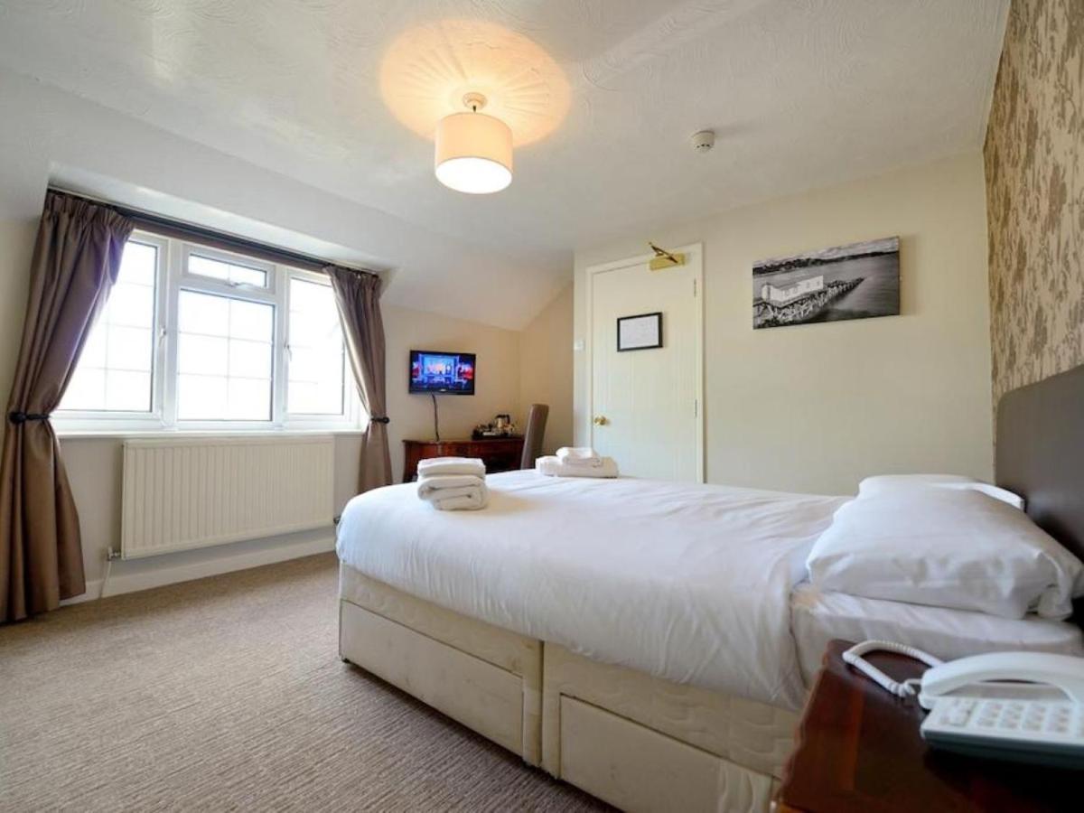 Savoy Country Inn St Clears Buitenkant foto