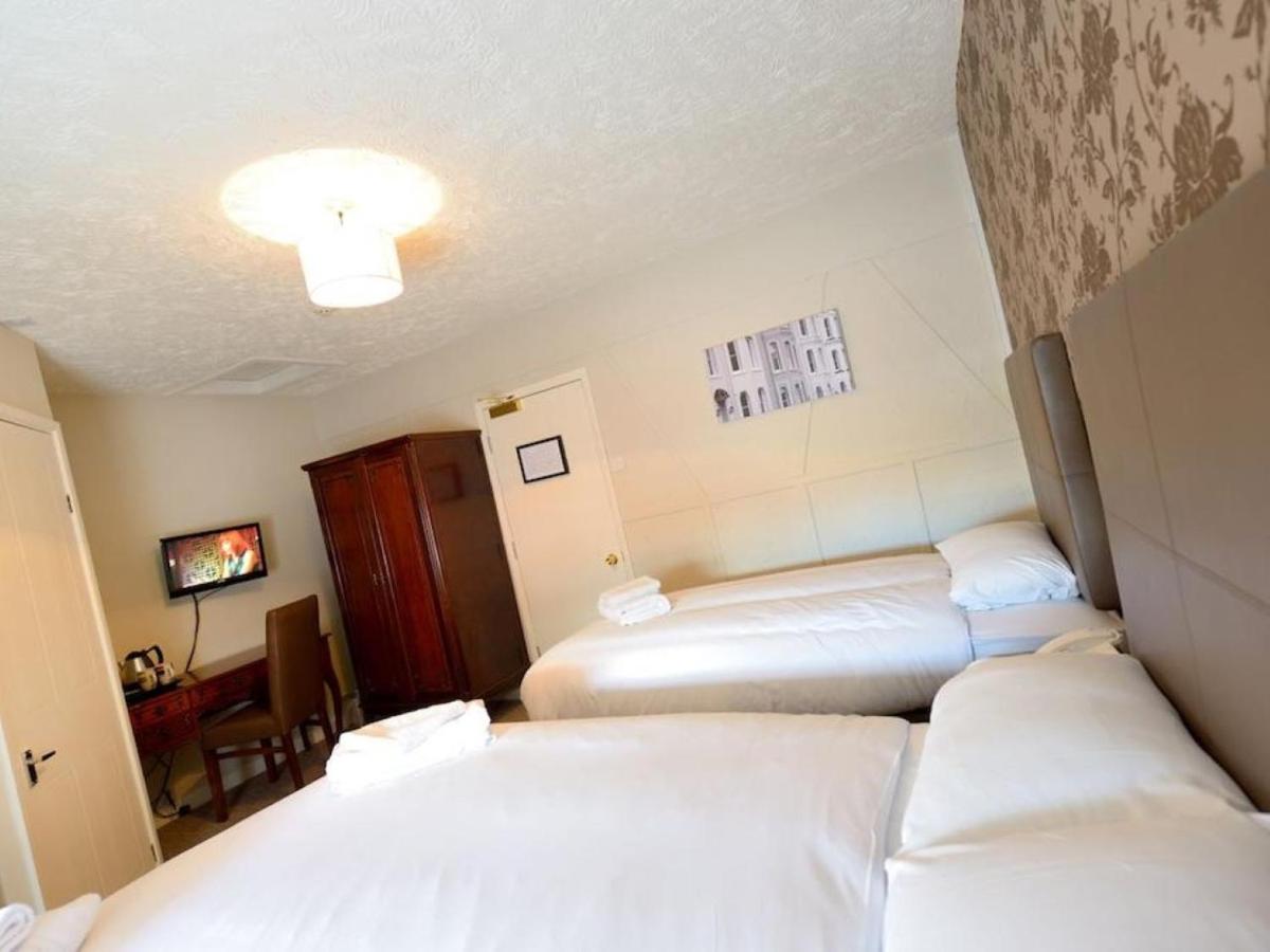 Savoy Country Inn St Clears Buitenkant foto